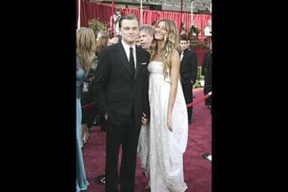 Y elegante y sencilla, con un vestido que no dejaba intuir demasiado sus conocidos encantos.