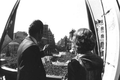 Caluroso recibimiento. Archivo
