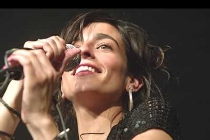 ...y cifra en 330 millones las descargas ilegales de música a lo largo del año.