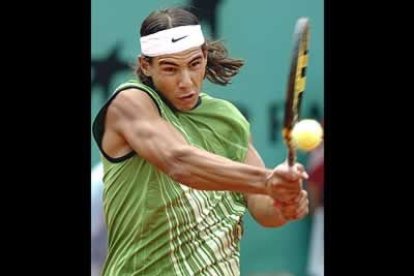 En la segunda manga, Nadal quebró el saque a su rival en el cuarto game (3-1) y eso fue decisivo para llevársela.