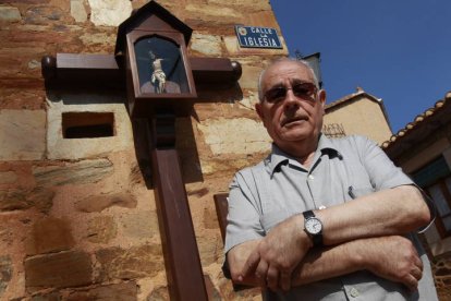 Juan José Gallego Salvadores. Nació en Castrillo de los Polvazares hace 82 años. Ejerce como exorcista en Cataluña, nombrado por la Archidiócesis de Barcelona. RAMIRO