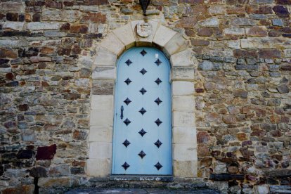 Los marqueses de Astorga querían utilizar el Torreón de los Osorio de Turienzo de los Caballeros como vivienda, por eso la obra de restauración, premiada y BIC, abrió una puerta en uno de los lados del torreón y convirtió en una ventana el acceso principal, que en las torres de homenaje estaba siempre más elevada para complicar la entrada en caso de un ataque J.NOTARIO