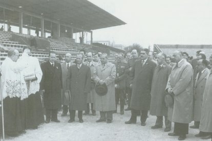 Inauguración del vetusto estadio Antonio Amilivia. ARCHIVO DIARIO DE LEÓN