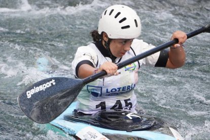 180 deportistas y 20 clubes participan en Sabero en la Copa de Españade Slalom Olímpico y en el Campeonato de España de Kayak Cross. JONATHAN NOTARIO