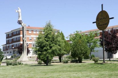 Imagen del instituto secular de las Misioneras Apostólicas de la Caridad de La Bañeza. RAMIRO