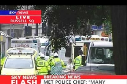 Otra vista del trabajo de la policía en Russel Square.