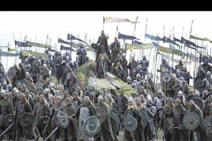 La batalla final promete ser una de las escenas clave y más espectaculares de la película. Las fuerzas de Sauron se dirigen en masa hacia Góndor. Las tropas de Góndor y Rohan se unen para decidir el destino de la Tierra Media.
