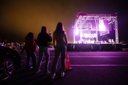 Un grupo de chicas en el concierto en el 'Concert in your Car'. ETIENNE LAURENT