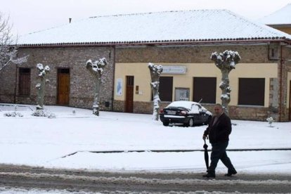 En Cistierna, con el paraguas preparado | Campos