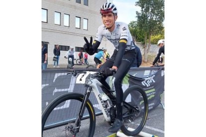 Roberto Bou defiende el maillot de campeón de España. MMR POWER RACE
