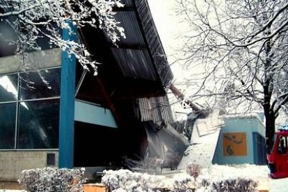 En el momento del accidente había en el local entre 50 y 60 personas, muchos de ellos niños.