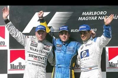 Alonso (Renault) compartió podio con el finlandés Kimi Raikkonen (Mercedes), que quedó el segundo, y con el colombiano Juan Pablo Montoya (BMW), que llegó en tercera posición.