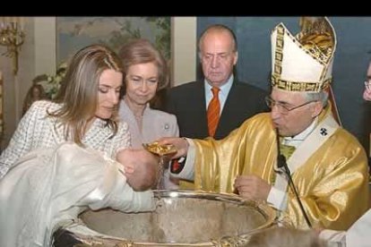 Los Reyes de España han sido los elegidos para ejercer como padrinos de la pequeña.