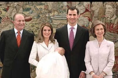... sus abuelos paternos y padrinos...
