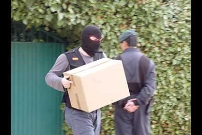 En el marco de la operación se han practicado una decena de registros.