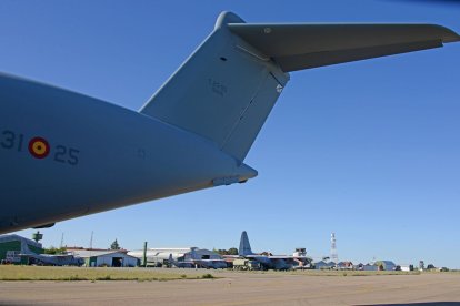 Detalle de la cola del avión. DL