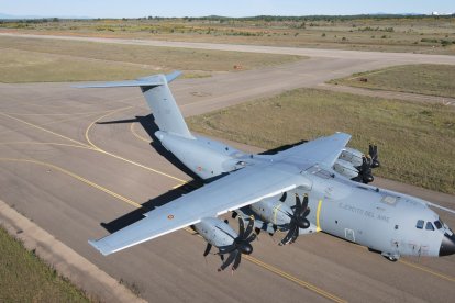 El A400M a punto de despegar. DL