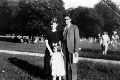 Antonio Fernández y familia, Bruselas 1935. CLUB XEITU