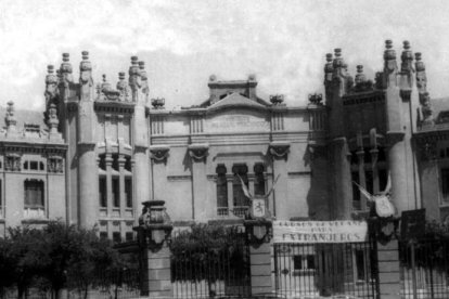 El Instituto de León donde dio clase Santamaría. DL