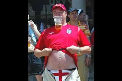 Ya se sabe que Inglaterra es un filón en esto del «sin glamur», pero aún así, este aficionado superó todos los límites. ¿Puede ser lujurioso este <i>slip</i>?. A lo mejor, para las británicas sí.