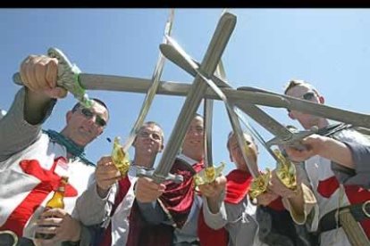 Más dignos están estos descendientes de la corte del Rey Arturo. Ni Portugal es Camelot ni ellos son Lancelot pero en fin, no le pidas peras al olmo