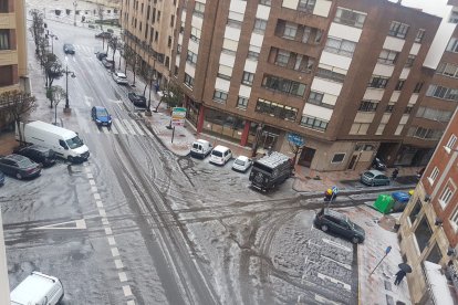 La intensa granizada, en el centro de la ciudad. M. R.