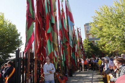 Pendones en la Virgen del Camino. MARCIANO