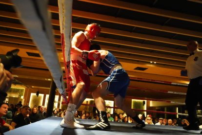 Velada de boxeo en el Olímpico. J. NOTARIO