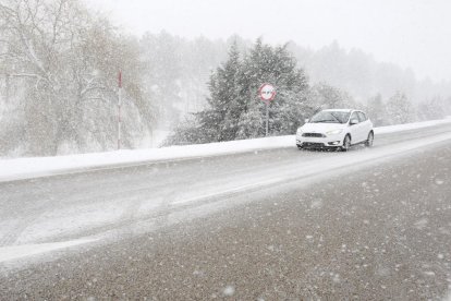 Nieve en la N-630, a la altura de la Venta de la Tuerta. ICAL.
