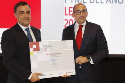 Francisco Javier Martín (Banco Santander) entrega a Francisco Carro (Tresca).