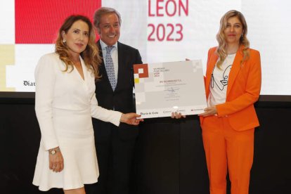 María José Rey (IPS Technology), Javier Vega (Cámara de Comercio) y Ana Isabel Abril.