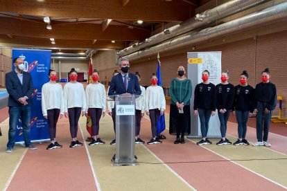 El delegado del Gobierno en Castilla y León, Javier Izquierdo, ha rendido homenaje 