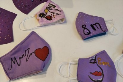 Mascarillas que se han hecho en el taller de mujeres de San Andrés del Rabanedo
