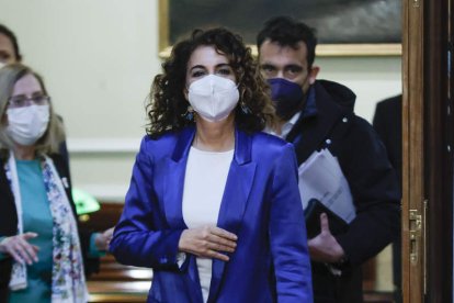 La ministra de Hacienda, María Jesús Montero, ayer en el Congreso. ZIPI