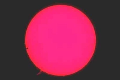 Para que se produzca un tránsito de Venus debe ocurrir que el Sol, Venus y la Tierra estén en línea recta. Como Venus tiene una inclinación de 3,4 grados en muy pocas ocasiones se produce este fenómeno.