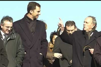 El Príncipe, junto a Manuel Fraga, dio su apoyo al Año Santo y expresó sus mejores augurios de éxito para su celebración.