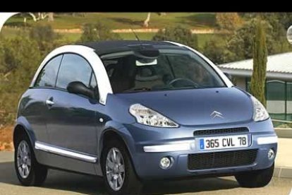 Es el más versátil del mercado, ya que en pocos segundos se puede quedar cerrado, abierto, spider biplaza o incluso un pick-up. Monta dos motores de gasolina de 75 y 110 caballos.