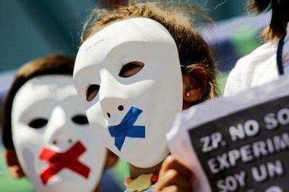 Convocados por el Foro de la Familia, han pedido al PP que recurra la Ley.