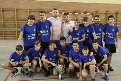Atlético Trobajo, campeón de 2.ª Provincial Infantil. MARCIANO PÉREZ