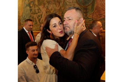 El expresidente con su jefa de gabinete los últimos 4 años. F. OTERO.