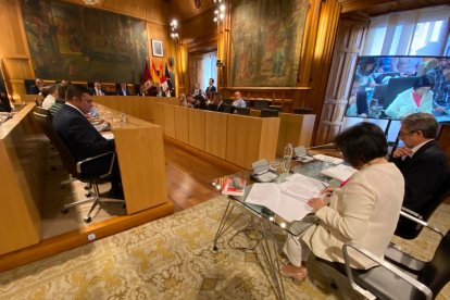 Pleno de constitución de la Diputación de León. RAMIRO