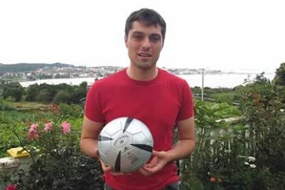 La Eurocopa fue un buen lugar de creación de anécdotas. Una de ellas, además con carácter gallego, fue la que llevó el balón del penalti fallado por Beckham hasta Rianxo.