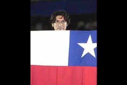 Ser futbolista no asegura suerte en el amor (aunque a menudo parece lo contrario). A Zamorano su novia le plantó en el altar.