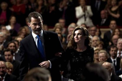 Los príncipes de Asturias entran en el Teatro Campoamor. Emilio Naranjo