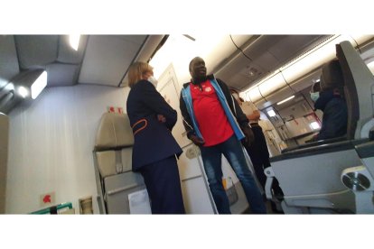 La intervención de este hombre, que actuó voluntariamente, impidió que el incidente fuera a más. MANUEL FÉLIX