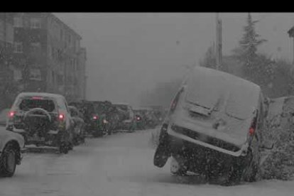 Las delegaciones territoriales de León, Burgos, Ávila y Segovia activaron el nivel de alerta uno, lo que obligaba a transitar con cadenas por todas las carreteras de la red autonómica.