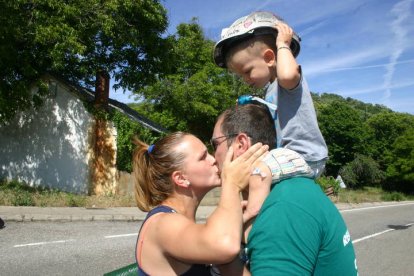 Andrea Martínez, José L Martínez y Héctor durante la III Marcha Minera. ANA F BARREDO