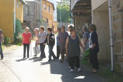 Mujeres de Espina de Tremor durante la III Marcha Minera. ANA F BARREDO.