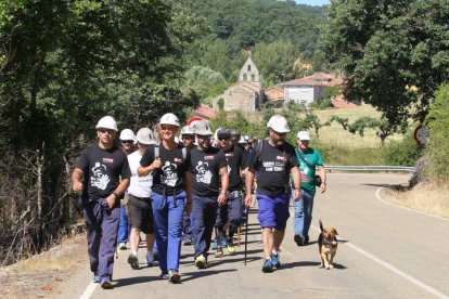 Mineros durante la III Marcha Minera.  NOBERTO