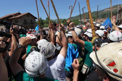 Mineros durante la III Marcha Minera.  NOBERTO